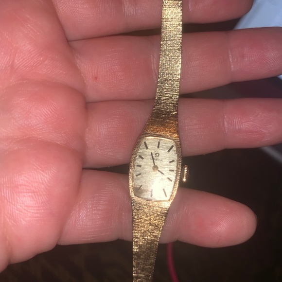 Vintage Omega Ladies Jewellery Watch 1971 14k Gold